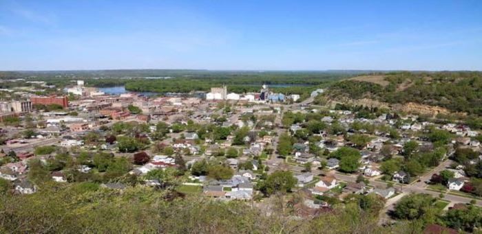 Image overlooking the town of Red Wing from the top of Memorial Park