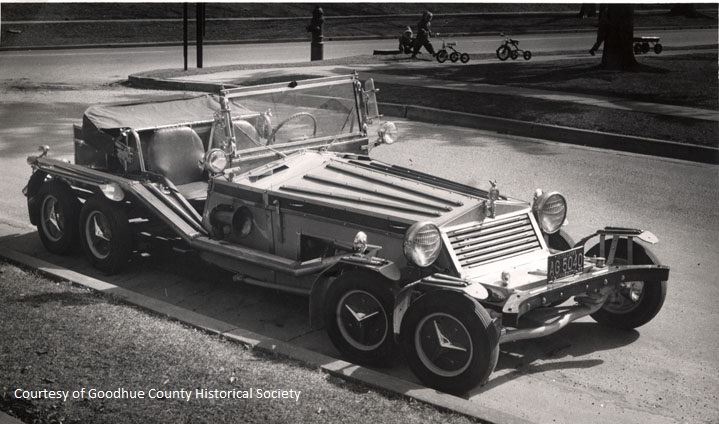 Eight-Wheeled Car in 1920s