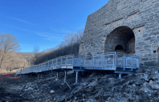 New platform at G.A. Carlson lime kiln, part of Phase 2 improvements at He Mni Can/Barn Bluff